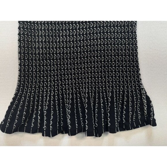 Ann Taylor Women's Tank Top Stretch Size SP Black White Embroidered Sleeveless - Picture 4 of 10